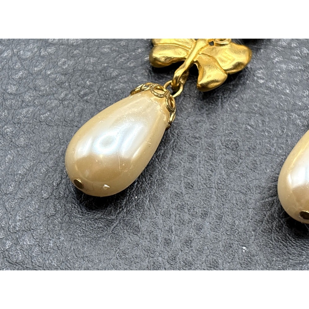 Vintage 80s Givenchy Gold Tone Butterfly Pearl Drop Dangle Pierced Earrings - Picture 9 of 16
